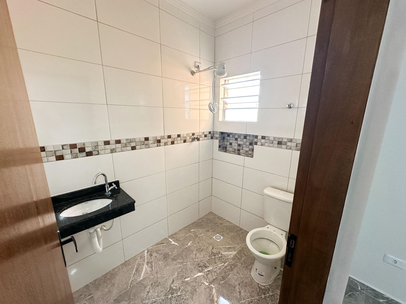 59e66a16-d25e-41b8-ab8a-2af4c04e24f6.jfif